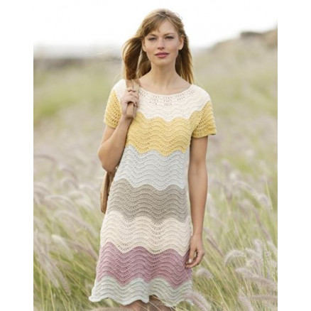 Making Waves by DROPS Design - Strickmuster mit Kit Kleid Größen S/M - XXL/XXXL Making Waves by DROPS Design - Strickmuster mit Kit Kleid Größen S/M - XXL/XXXL von Drops - Garnstudio