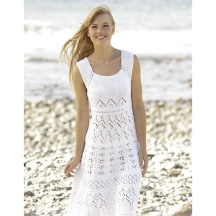 Mallorca by DROPS Design - Strickmuster mit Kit Kleid mit Spitzenmuster Größen S - XXXL von Drops - Garnstudio