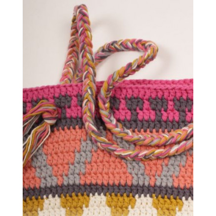 Market Day by DROPS Design - Häkelmuster mit Kit Tasche mit farbigem Muster Market Day by DROPS Design - Häkelmuster mit Kit Tasche mit farbigem Muster von Drops - Garnstudio