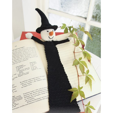 Obliviate! by DROPS Design - Häkelmuster mit Kit Halloween Lesezeichen mit Hexe Obliviate! by DROPS Design - Häkelmuster mit Kit Halloween Lesezeichen mit Hexe von Drops - Garnstudio