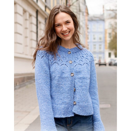 Rain Romance Jacket by DROPS Design - Strickmuster für Strickjacken Größe. S - XXXL Rain Romance Jacket by DROPS Design - Strickmuster für Strickjacken Größe. S - XXXL von Drops - Garnstudio