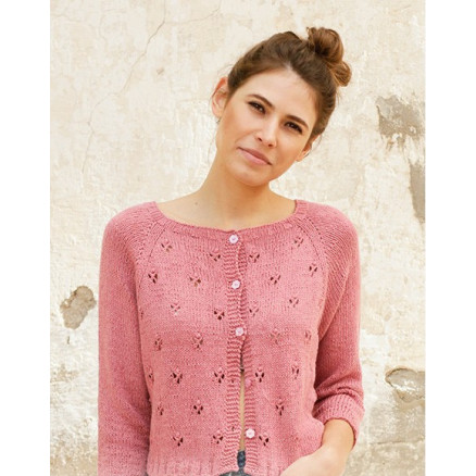 Raspberry Kiss by DROPS Design - Strickmuster mit Kit Jacke Größen S - XXXL Raspberry Kiss by DROPS Design - Strickmuster mit Kit Jacke Größen S - XXXL von Drops - Garnstudio
