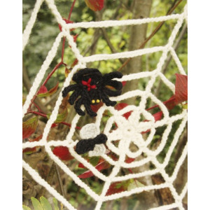 Schwarz Widow by DROPS Design - Häkelmuster mit Kit Spinnennetz mit Sp - Black Widow by DROPS Design Schwarz Widow by DROPS Design - Häkelmuster mit Kit Spinnennetz mit Sp - Black Widow by DROPS Design von Drops - Garnstudio