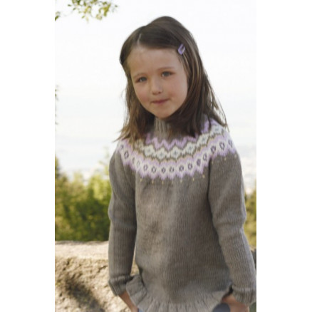 Silje Pullover by DROPS Design - Strickmuster mit Kit Pullover mit rundem Yoke Größen 3-12 Jahre Silje Pullover by DROPS Design - Strickmuster mit Kit Pullover mit rundem Yoke Größen 3-12 Jahre von Drops - Garnstudio