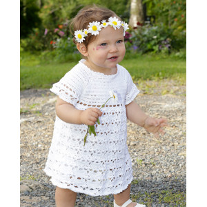 Spring Fairy by DROPS Design - Baby Kleid Häkelmuster mit Kit Größen 0 - 2 år Spring Fairy by DROPS Design - Baby Kleid Häkelmuster mit Kit Größen 0 - 2 år von Drops - Garnstudio
