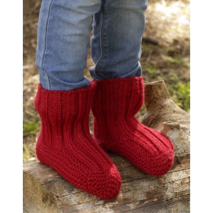 Tomato Jam by DROPS Design - Strickmuster mit Kit Kinder-Slipper Rippenmuster Größen 20/21 - 35/37 von Drops - Garnstudio