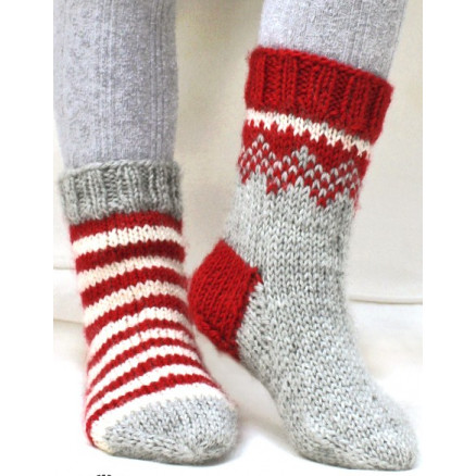 Twinkle Toes by DROPS Design 4 - Strickmuster mit Kit Socken Grau Größen 22-43 Twinkle Toes by DROPS Design 4 - Strickmuster mit Kit Socken Grau Größen 22-43 von Drops - Garnstudio