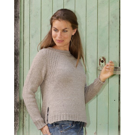 Wednesday Mood by DROPS Design - Strickmuster mit Kit Pullover Größen S - XXXL Wednesday Mood by DROPS Design - Strickmuster mit Kit Pullover Größen S - XXXL von Drops - Garnstudio