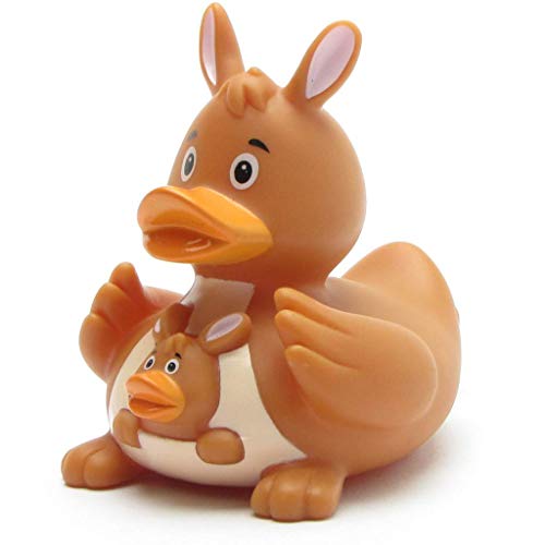 Badeente Känguruh I Quietscheente I L: 11,5 cm I inkl. Badeenten-Schlüsselanhänger im Set Badeente Känguruh I Quietscheente I L: 11,5 cm I inkl. Badeenten-Schlüsselanhänger im Set von Duckshop