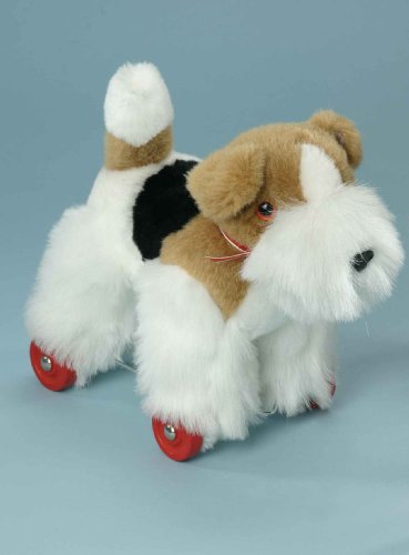 Foxterrier weiß-braun-schwarz 27 cm auf Radgestell Foxterrier weiß-braun-schwarz 27 cm auf Radgestell von EBO Plüschtiere