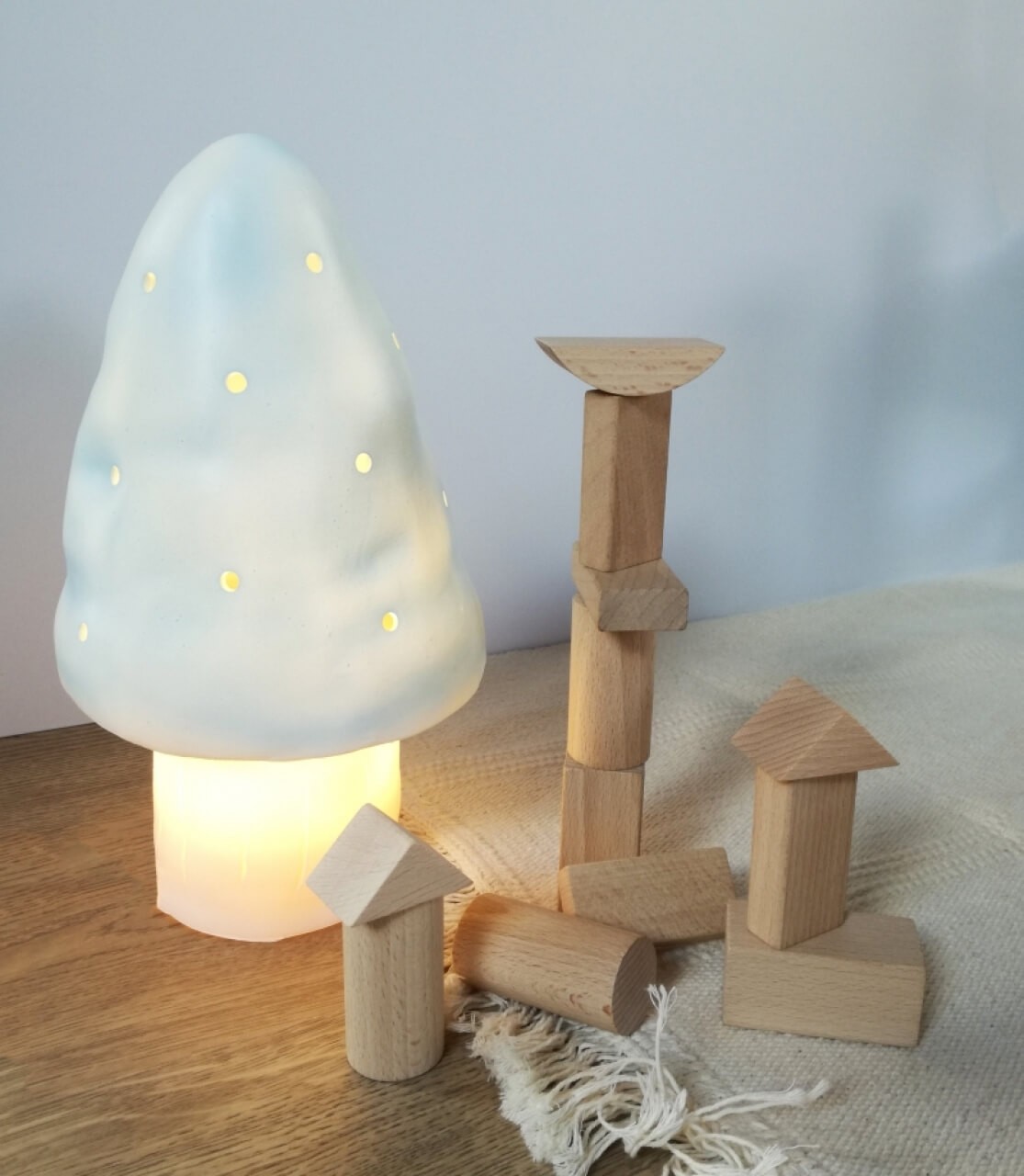 HEICO Nachtlicht Fliegenpilz klein blau HEICO Nachtlicht Fliegenpilz klein blau von EGMONT TOYS
