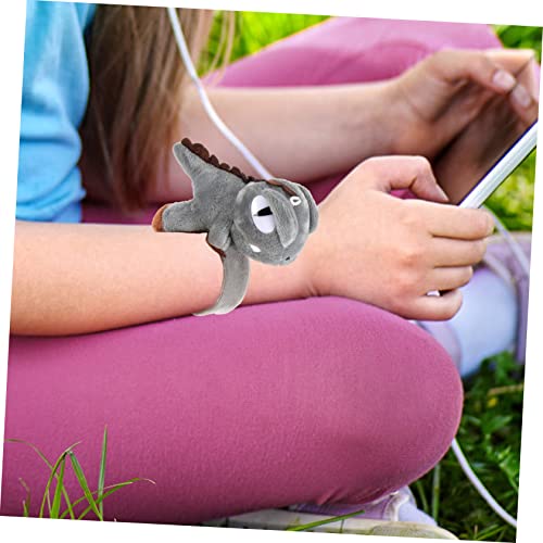 ERINGOGO 2 Stück Plüsch Dinosaurier Schnapparmband Kinderparty Armband Kuschelig Fuzzy Slap Bands Geburtstags Mitgebsel Blau ERINGOGO 2 Stück Plüsch Dinosaurier Schnapparmband Kinderparty Armband Kuschelig Fuzzy Slap Bands Geburtstags Mitgebsel Blau von ERINGOGO
