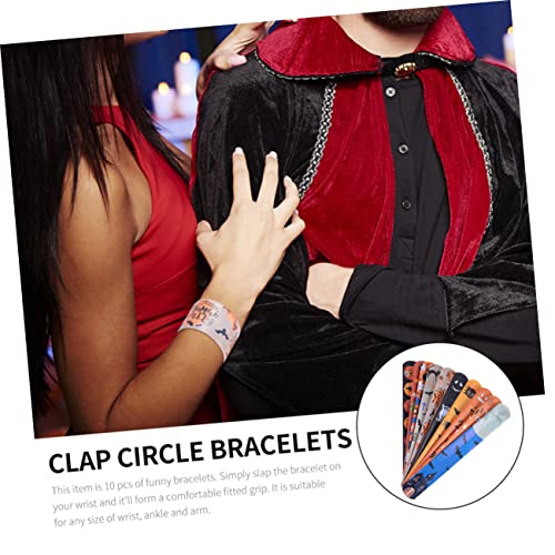 ERINGOGO 50 Stück Halloween Slap Armbänder für Leichte Langlebige Mitgebsel Sichere Farbige Puppenarmbänder als Preise für Kindergeburtstag Karneval und Partyspaß von ERINGOGO