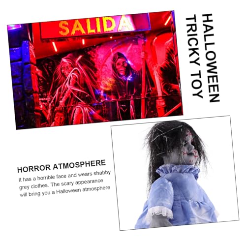 ERINGOGO Halloween Stimmeaktivierte Induktionspuppe mit Leuchtenden Augen und Automatischem Gehen Gruselige Horrorfigur mit Grauer Kleidung für Haunted House Partydeko Batteriefrei von ERINGOGO