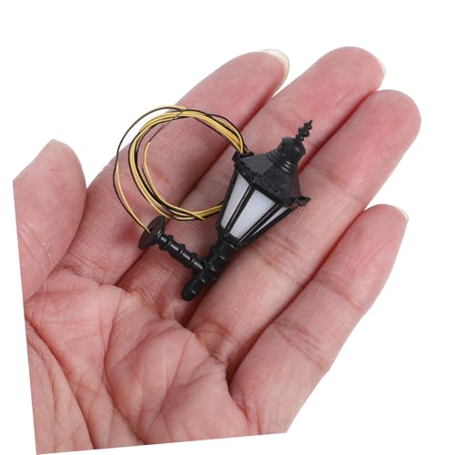 ERINGOGO Mini Wandlampe Puppenhaus Beleuchtung Kleine Dekorative Wandleuchte Modellhaus Zubehör Schwarz mit Kabel ERINGOGO Mini Wandlampe Puppenhaus Beleuchtung Kleine Dekorative Wandleuchte Modellhaus Zubehör Schwarz mit Kabel von ERINGOGO