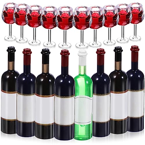 EXCEART Das Puppenhaus-Weinset Enthält 10 Miniatur-Weingläser Und 8 Mini-Weinflaschen Winzige Weinflaschen Kelchbecher Für Puppenhaus-Zubehör Kuchendekorationen von EXCEART