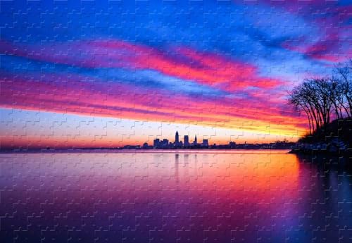 2000 Teile Puzzle „See Erie und Cleveland bei Sonnenuntergang“ aus Lindenholz, Größe 70 x 100 cm 2000 Teile Puzzle „See Erie und Cleveland bei Sonnenuntergang“ aus Lindenholz, Größe 70 x 100 cm von EZMLFA
