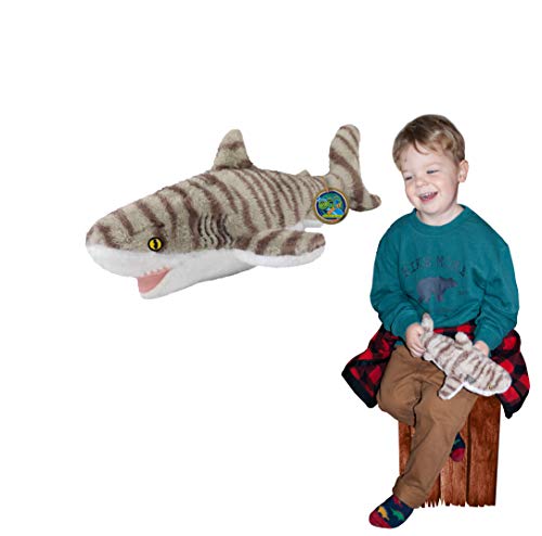 EcoBuddiez - Tigerhaifisch von Deluxebase. Kleines 33cm weiches Plüschtier aus recycelten Plastikflaschen. Umweltfreundliches kuscheliges Geschenk für Kinder und süß Stofftier für Kleinkinder. von EcoBuddiez