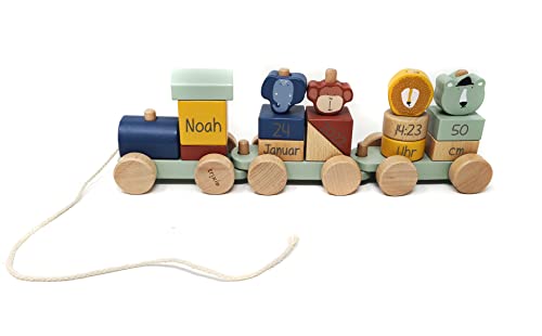 Elfenstall personalisierter Holz Zug Steckzug Eisenbahn Lokomotive von Trixie Baby mit Namen und Geburtsdaten von Elfenstall