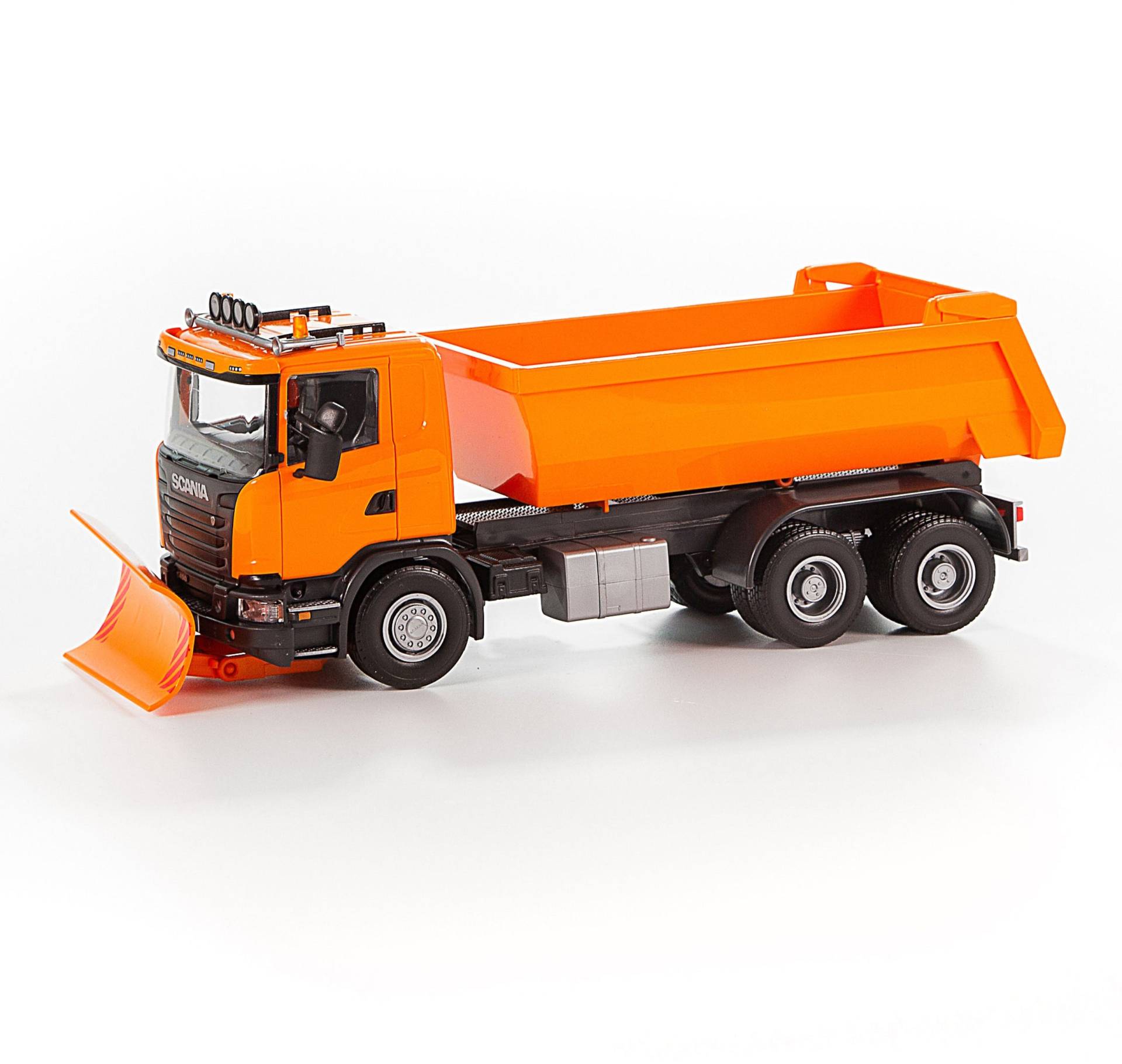 Emek Volvo Kipplaster mit Pflug, Orange von Emek