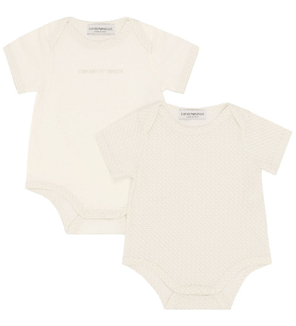 Emporio Armani Bodys k/ä - 2er-Pack - Weiß/Beige m. Logo - Emporio Armani - 6 mt - Body K/Ä Emporio Armani Bodys k/ä - 2er-Pack - Weiß/Beige m. Logo - Emporio Armani - 6 mt - Body K/Ä von Emporio Armani