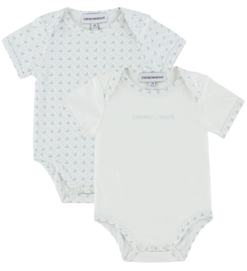Emporio Armani Bodys k/ä - 2er-Pack - Weiß/Hellblau m. Logos - Emporio Armani - 6 mt - Body K/Ä Emporio Armani Bodys k/ä - 2er-Pack - Weiß/Hellblau m. Logos - Emporio Armani - 6 mt - Body K/Ä von Emporio Armani