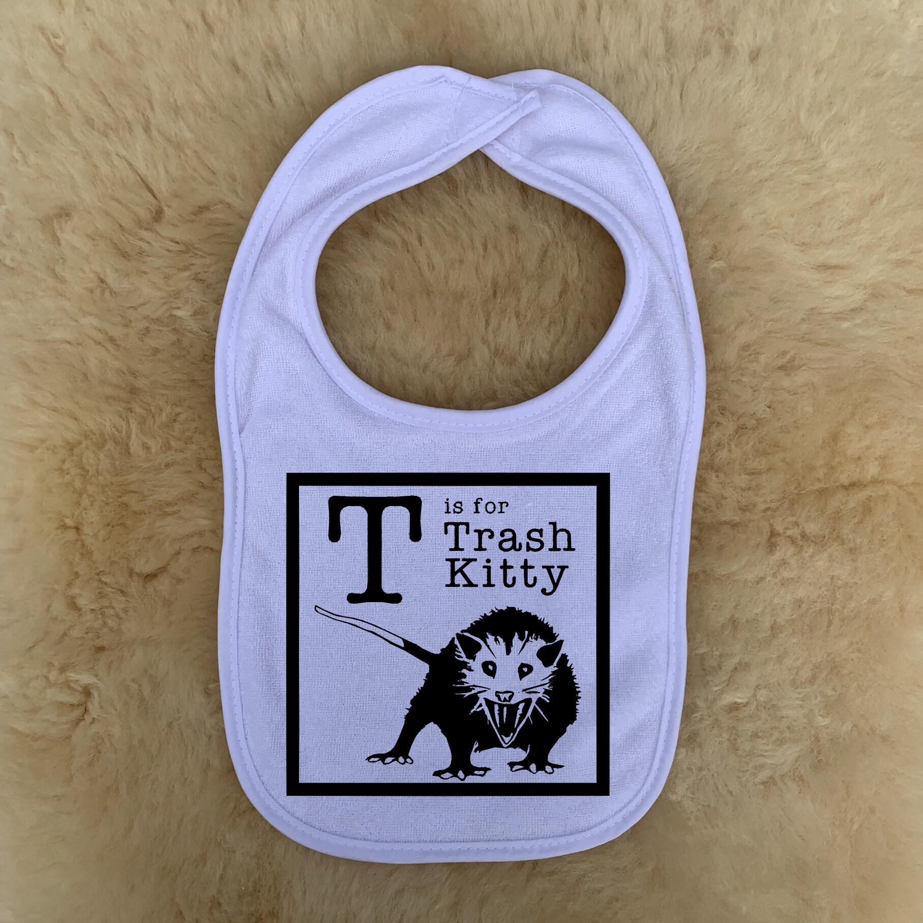 T Ist Für Trash Kitty | Possum Baby Lätzchen - Tiere Unhöflich Lustige Sonderbar Unisex Säugling Neugeborene Kleinkind Shower Geschenk von Etsy - 101DamnationsShop