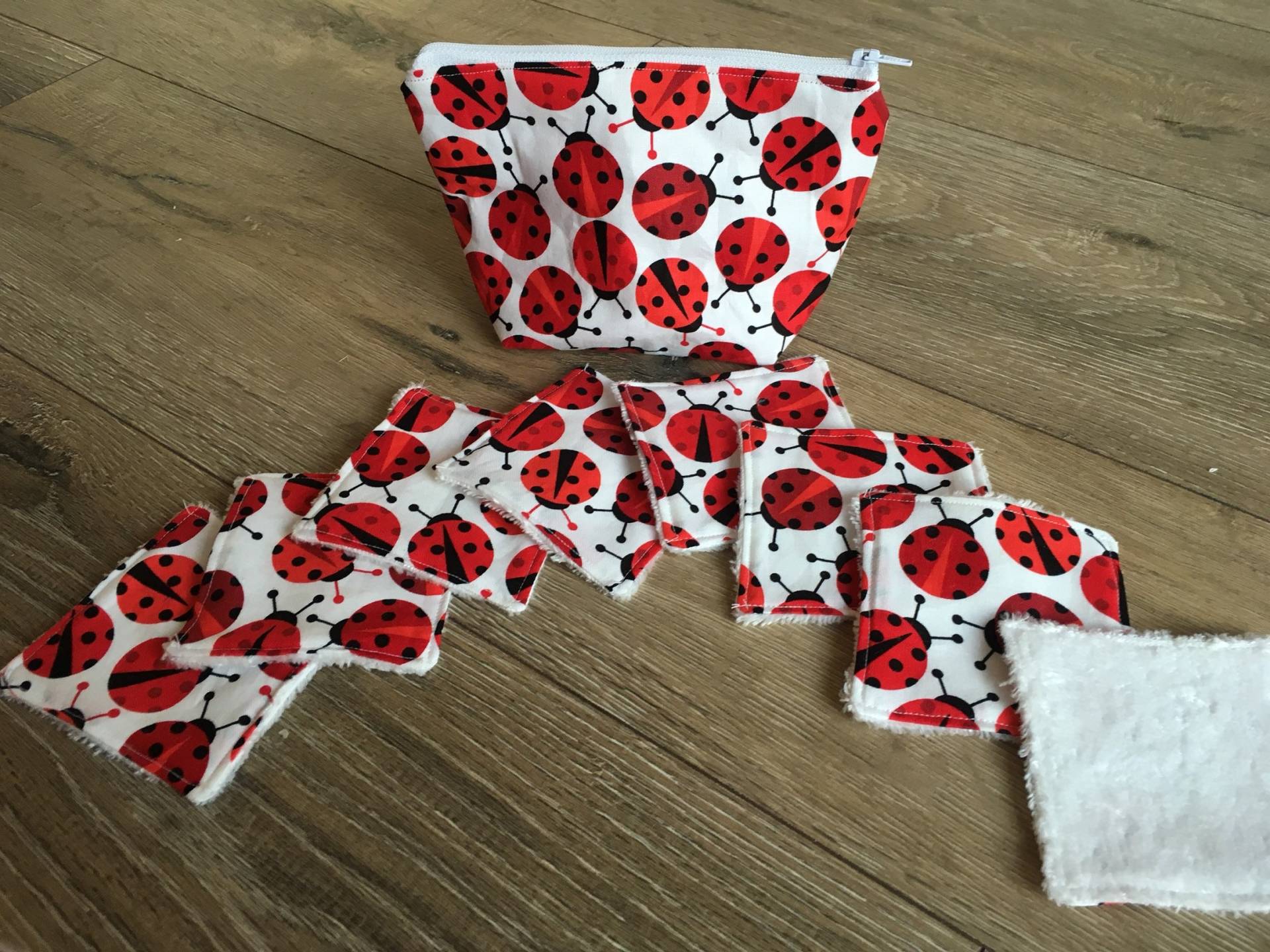 Marienkäfer Tasche, Geschenk, Abdruck, Wiederverwendbares Tuch, Zero Waste, Tücher Mit Zip Beutel, Gesichtstuch, Muttertag Marienkäfer Tasche, Geschenk, Abdruck, Wiederverwendbares Tuch, Zero Waste, Tücher Mit Zip Beutel, Gesichtstuch, Muttertag von Etsy - 13DaisyChains