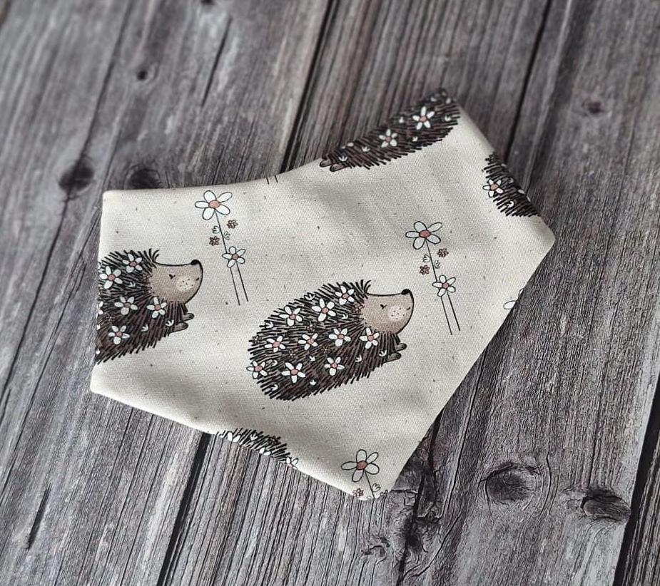 Baby Halstuch Lätzchen Bio-Baumwolle Igel Mit Blumen Geburt Geschenk Taufe Taufgeschenk Geburtsgeschenk Mädchen Jungen Herbst Braun Beige Baby Halstuch Lätzchen Bio-Baumwolle Igel Mit Blumen Geburt Geschenk Taufe Taufgeschenk Geburtsgeschenk Mädchen Jungen Herbst Braun Beige von Etsy - 17Maschen