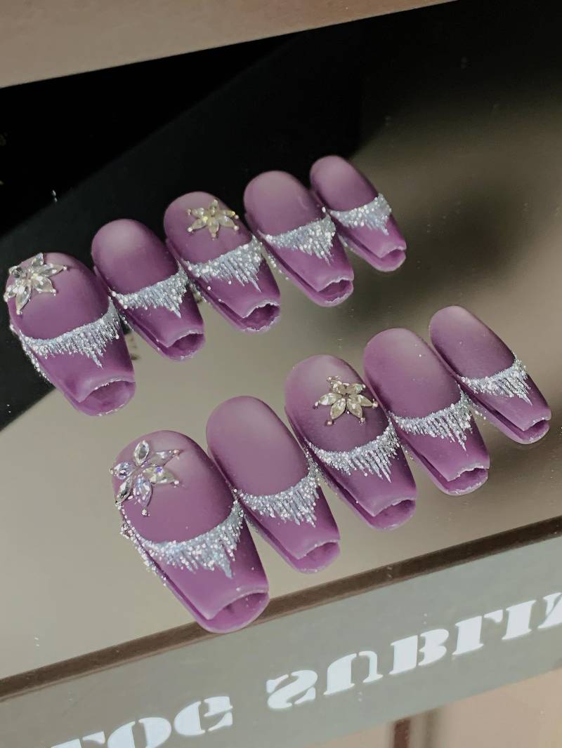 Lila Französisch Glitzer Verlauf Mit Fransen/Purple Glitter French Ombré With Tassels Lila Französisch Glitzer Verlauf Mit Fransen/Purple Glitter French Ombré With Tassels von Etsy - 1995Nails