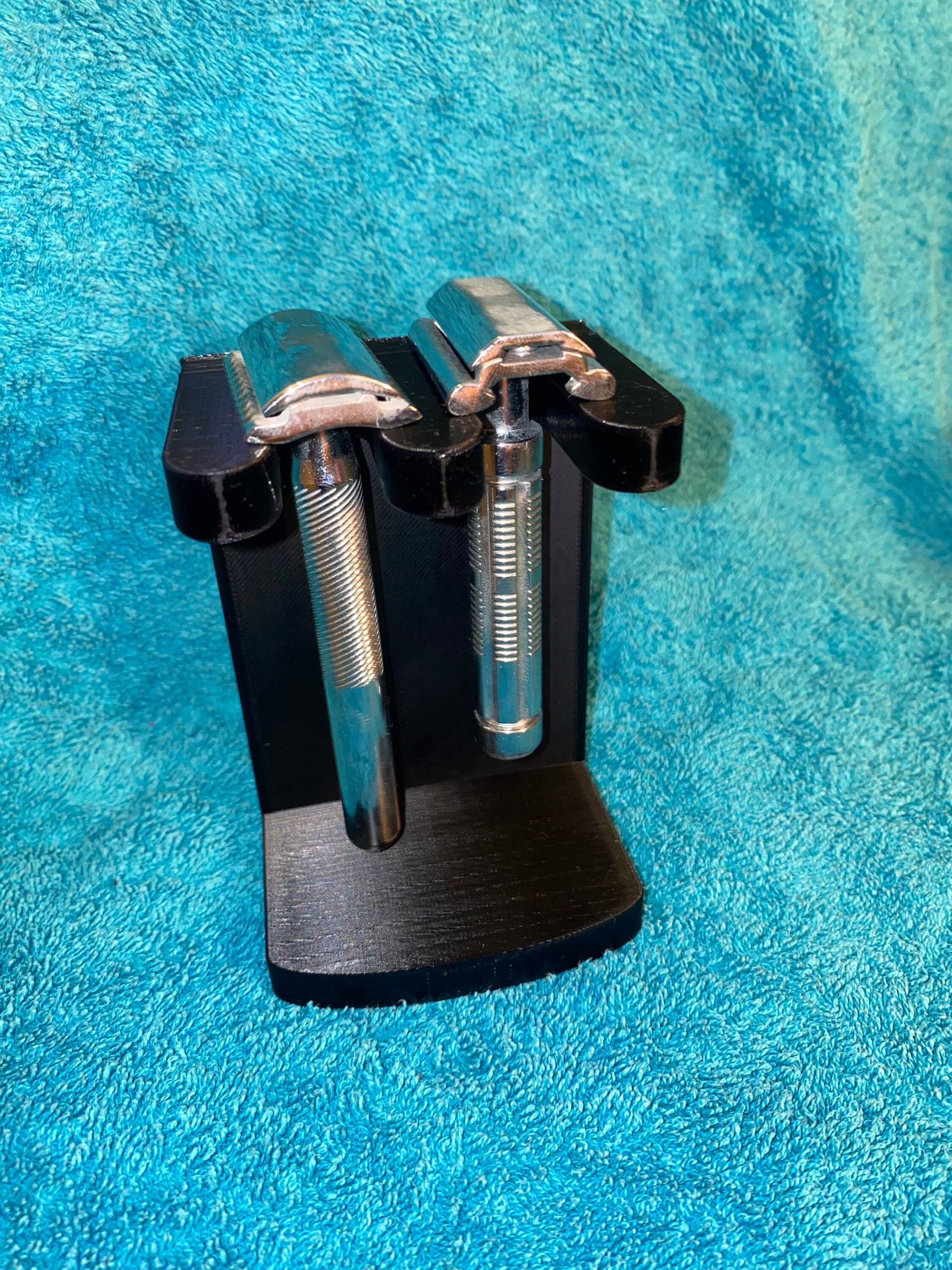 Zweikantiger Rasierhobelständer - Klein Zweikantiger Rasierhobelständer - Klein von Etsy - 3DShaving