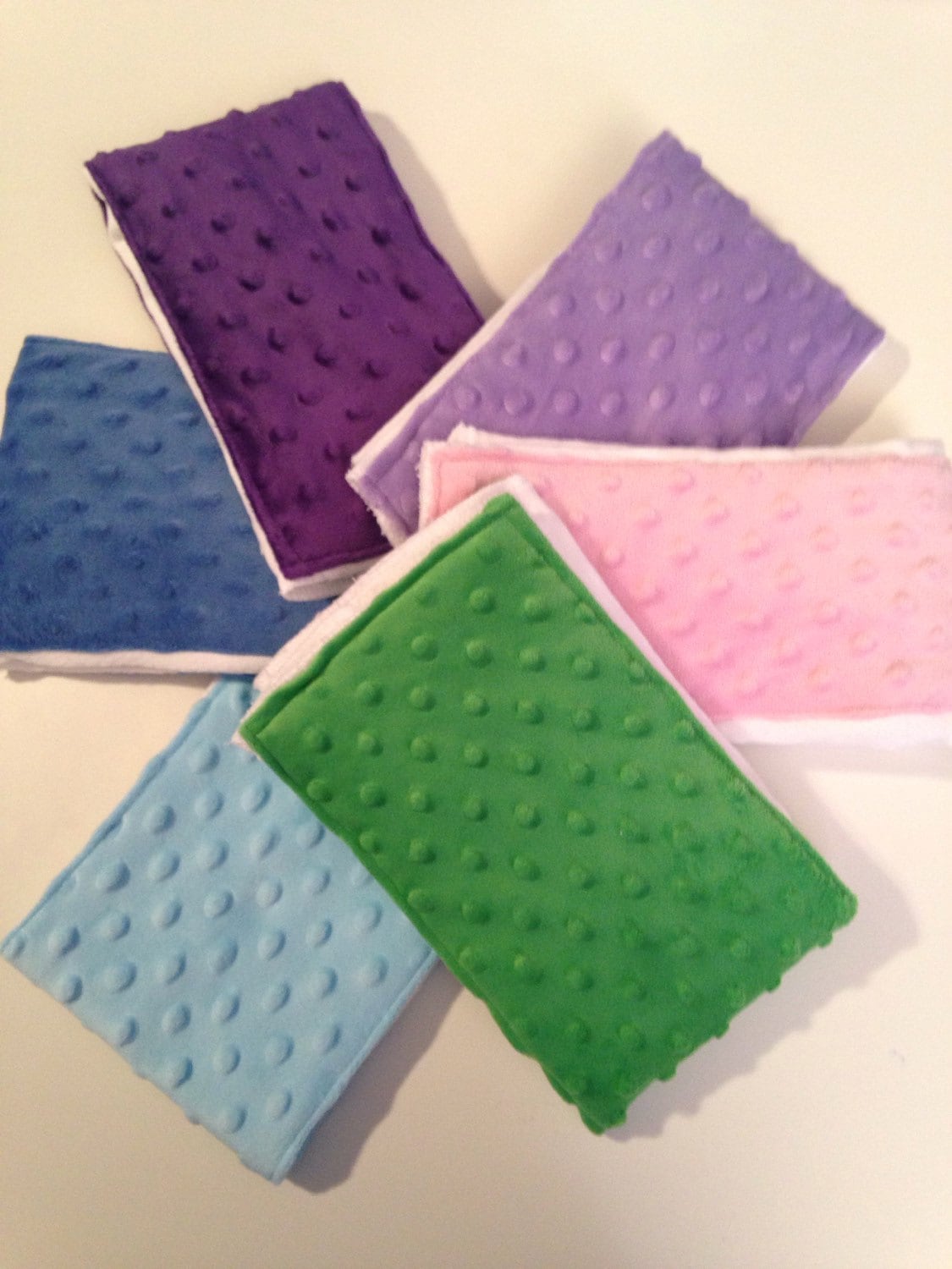 Pick 3 - Minky Dot Spucktücher Junge Oder Mädchen Lila Pink Blau Grün Rot von Etsy - 4peasinapoddesigns