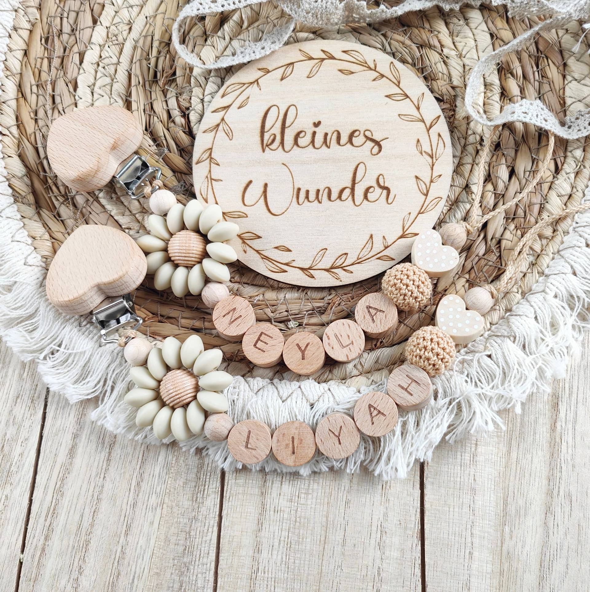 Schnullerkette Mit Namen | Mädchen Baby Personalisiert Blume |Babygeschenk Schnullerkette Mit Namen | Mädchen Baby Personalisiert Blume |Babygeschenk von Etsy - 7miniwunder