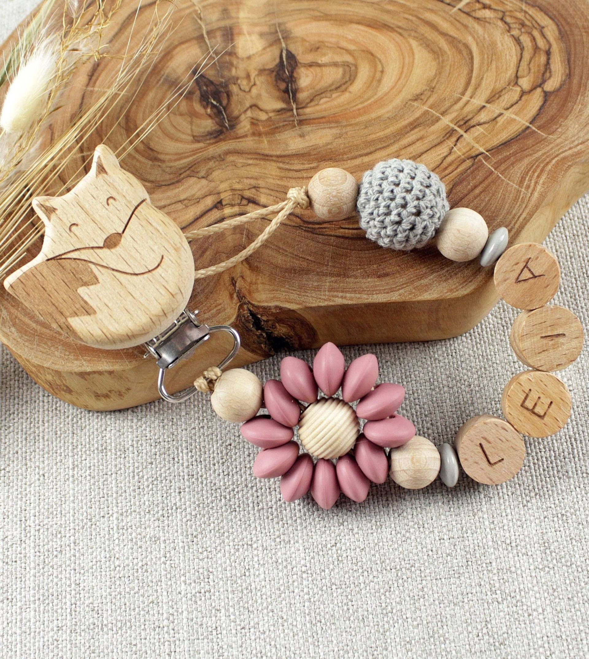 Weihnachtsgeschenk, Schnullerkette Mit Namen, Fuchs Schnullerkette, Personalisiert, Blume, Geschenk Zur Geburt, Taufgeschenk Weihnachtsgeschenk, Schnullerkette Mit Namen, Fuchs Schnullerkette, Personalisiert, Blume, Geschenk Zur Geburt, Taufgeschenk von Etsy - 7miniwunder