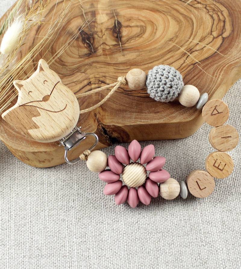 Weihnachtsgeschenk, Schnullerkette Mit Namen, Fuchs Schnullerkette, Personalisiert, Blume, Geschenk Zur Geburt, Taufgeschenk Weihnachtsgeschenk, Schnullerkette Mit Namen, Fuchs Schnullerkette, Personalisiert, Blume, Geschenk Zur Geburt, Taufgeschenk von Etsy - 7miniwunder