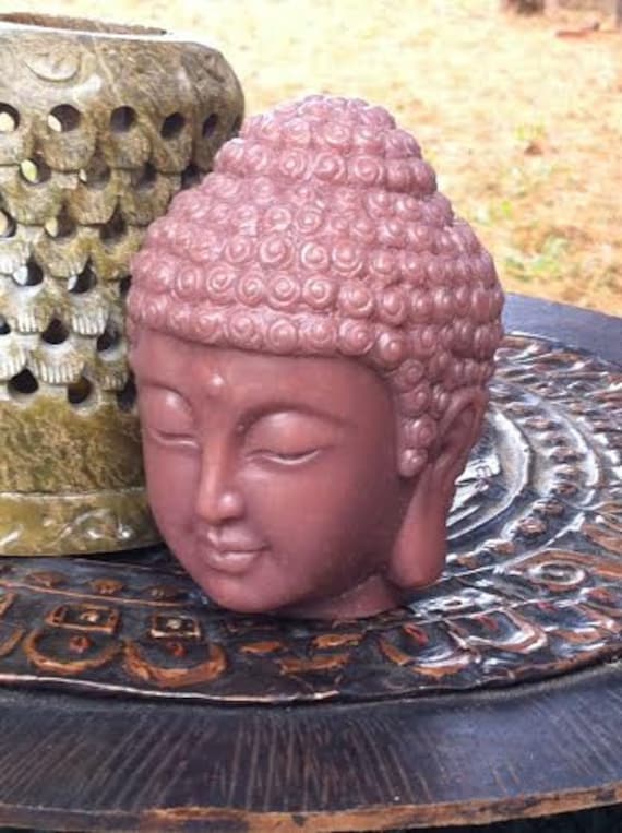 Buddha-statuen-Seife, Gegossen, Farbe Kakaobutter, Matt. Gewicht 9, 5-10 Unzen, Vorhanden, Geschenk, Mit Kaoline Clay Und Mandelöl Buddha-statuen-Seife, Gegossen, Farbe Kakaobutter, Matt. Gewicht 9, 5-10 Unzen, Vorhanden, Geschenk, Mit Kaoline Clay Und Mandelöl von Etsy - 8AvSoapCo