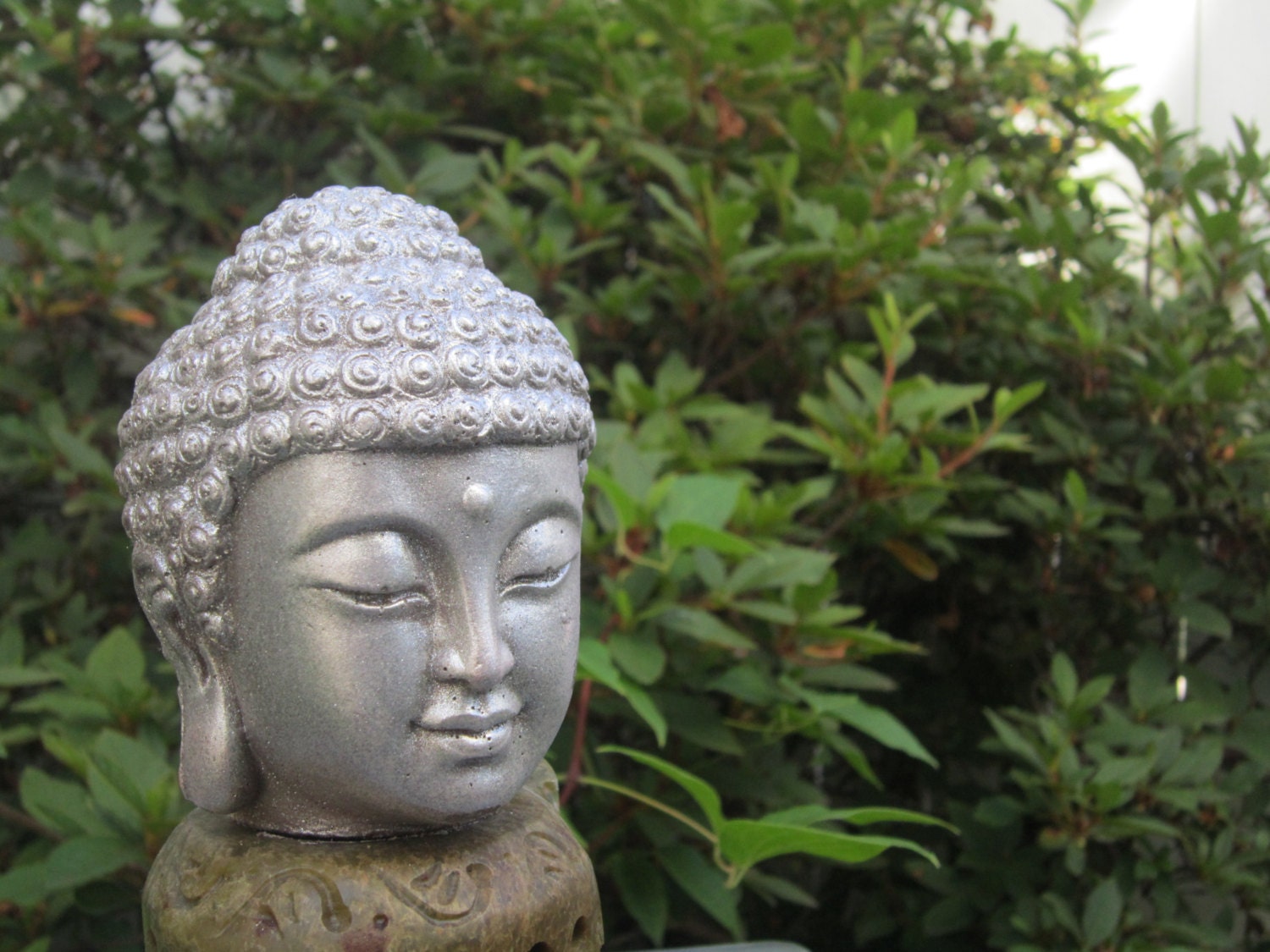 Buddha-statuen-Seife Bedeckt Mit Glänzendem Silbernem Mineralglimmergeschenk Kaoline-Ton Buddha-statuen-Seife Bedeckt Mit Glänzendem Silbernem Mineralglimmergeschenk Kaoline-Ton von Etsy - 8AvSoapCo