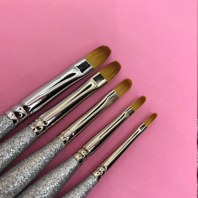 Nial Art Brushes - Haselnussform von Etsy - ABCbrushes