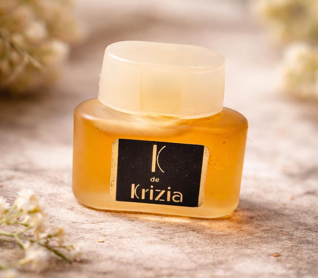 K De Krizia By - Eau Parfum, 4 Ml, Vintage Miniatur K De Krizia By - Eau Parfum, 4 Ml, Vintage Miniatur von Etsy - ACapellla