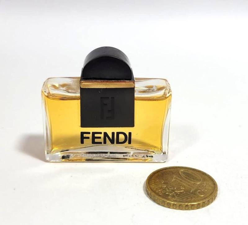 Vintage Fendi | 1985 Mini Parfum Seltenes Sammlerstück Eau De Toilette - 5Ml von Etsy - ACapellla