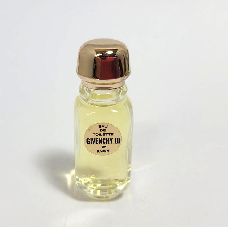 Vintage Miniatur Handgifchy Iii, Gegebene 1970 Eau De Toilette Miniatur 3, 7Ml Vintage Miniatur Handgifchy Iii, Gegebene 1970 Eau De Toilette Miniatur 3, 7Ml von Etsy - ACapellla