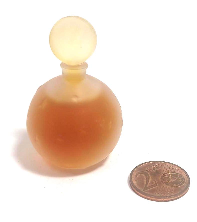 Vintage Worth Je Reviens, 7Ml Eau De Parfum, Miniatur Vintage, Seltenes Sammlerstück, Floral Pudrig, Damen Parfüm Geschenk Vintage Worth Je Reviens, 7Ml Eau De Parfum, Miniatur Vintage, Seltenes Sammlerstück, Floral Pudrig, Damen Parfüm Geschenk von Etsy - ACapellla