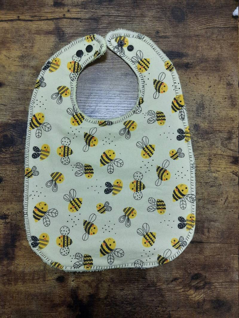 Happy Bees Wasserdichte Lätzchen Für Kleinkinder von Etsy - AJsBibBoutique