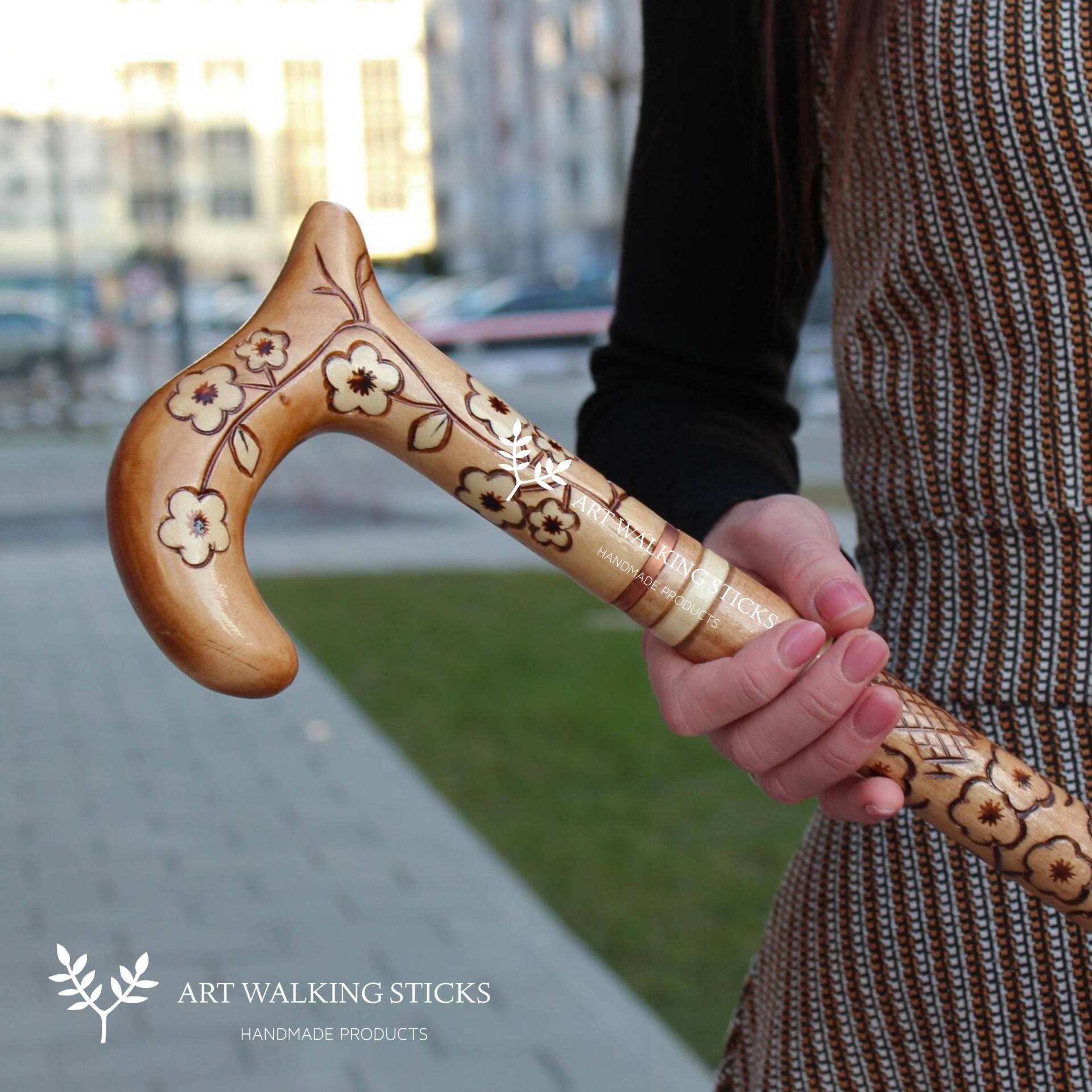 Beige Gehstock Für Damen Rose, Blumen-Holzgehstock Holz Handgefertigt - Mit Gummispitze Geschenke Vorhanden von Etsy - ARTWalkingSticks