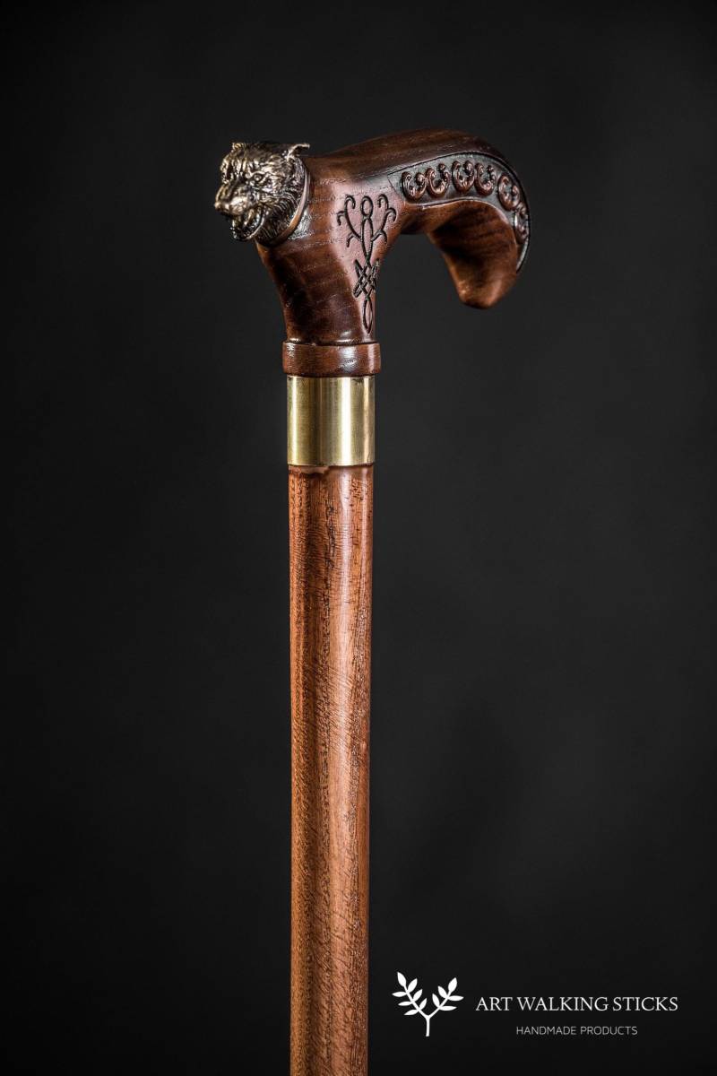 Personalisieren Und Benutzerdefinierte Dark Wolf Gehstock Holz Cane Hand Geschnitzte Wanderstock von Etsy - ARTWalkingSticks