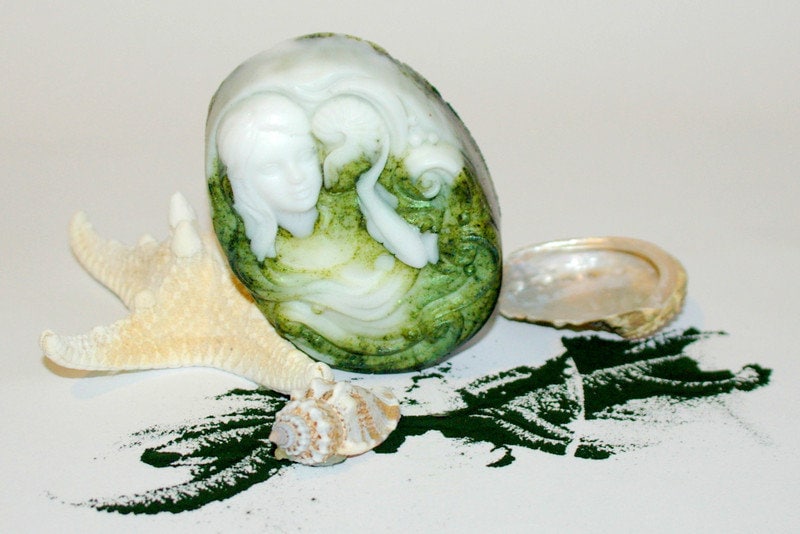 Designer-Seife Algen-Seife "Spirulina-Mermaid" Mit Geschenkservice-Option Designer-Seife Algen-Seife "Spirulina-Mermaid" Mit Geschenkservice-Option von Etsy - ARTeriell