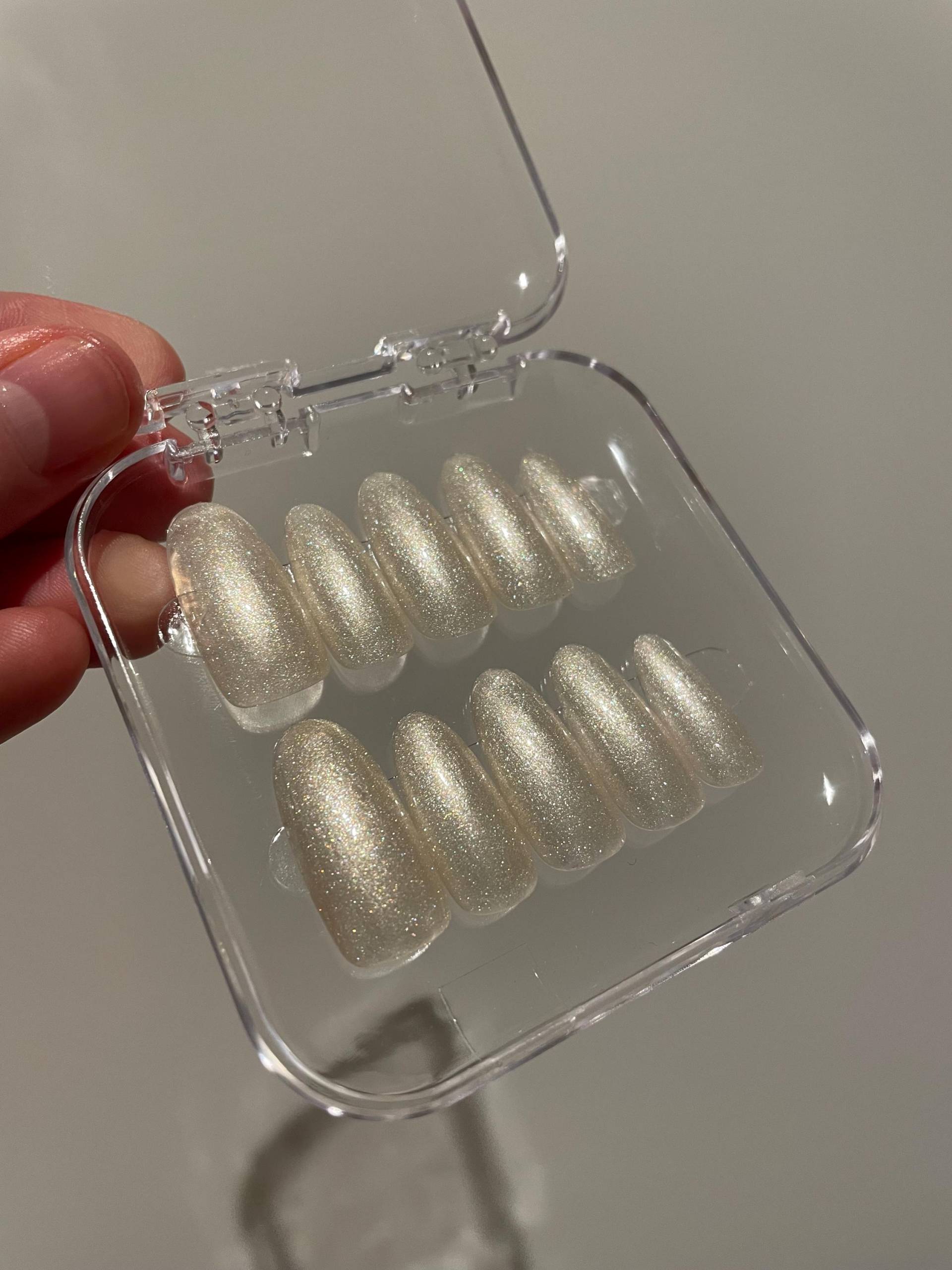 Glitzer Drücken Sie Auf Die Nägel | Cremeweiße Wiederverwendbare Acrylnägel Glitzer Drücken Sie Auf Die Nägel | Cremeweiße Wiederverwendbare Acrylnägel von Etsy - ATLRnails