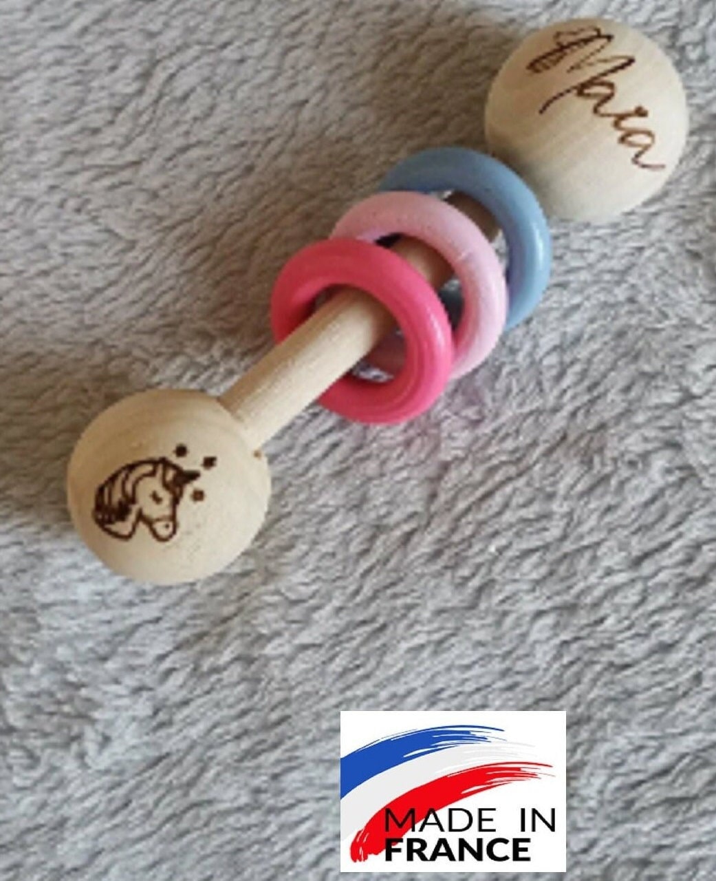 Personalisierte Holzrassel Mit Vornamen, Vornamengeschenk Für Baby, Ideal Zur Geburt, Taufe. Bieten Sie Ein Spielzeug An, Das Sowohl Lehrreich Als Personalisierte Holzrassel Mit Vornamen, Vornamengeschenk Für Baby, Ideal Zur Geburt, Taufe. Bieten Sie Ein Spielzeug An, Das Sowohl Lehrreich Als von Etsy - ATOUT3D