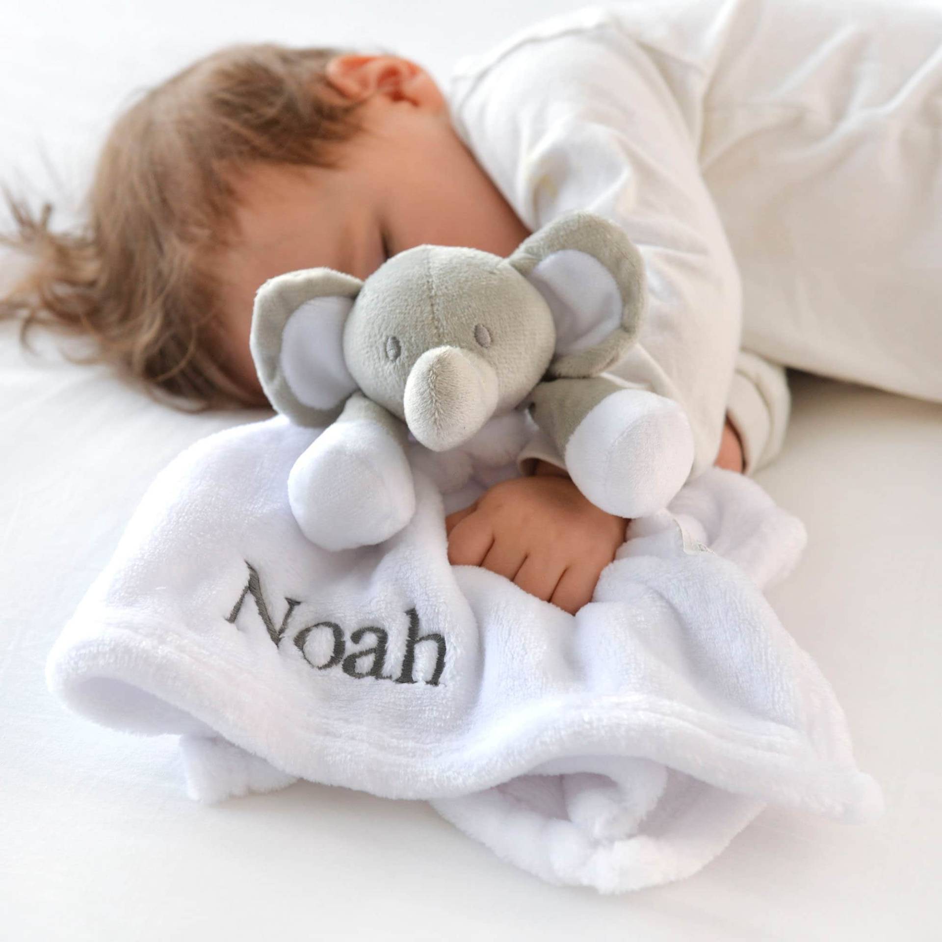 Personalisierte Elefant Babytröster von Etsy - ATypeofDesign