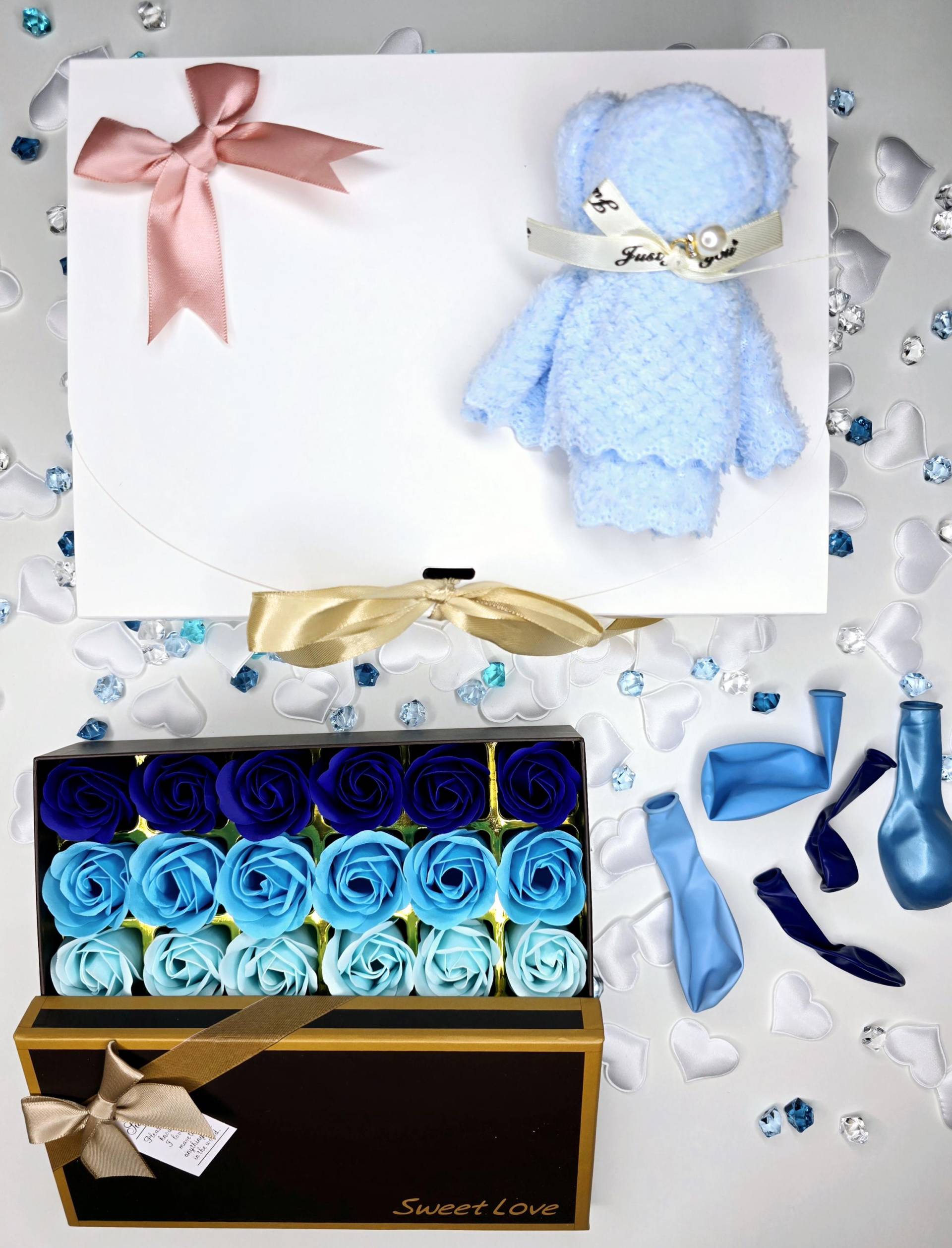 Geschenkboxset Valentinstag Muttertag Set Mit 18 Stück Seifen Blau Handtuch Bär Luftballons Für Jeden Anlass Geschenkboxset Valentinstag Muttertag Set Mit 18 Stück Seifen Blau Handtuch Bär Luftballons Für Jeden Anlass von Etsy - AYNCompany